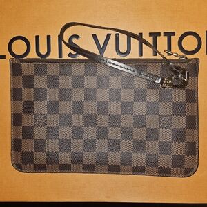 Louis Vuitton Damier Neverful Pouch